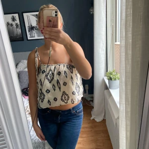 Zara mönstrig topp  - Snygg topp från zara i xs💞150kr