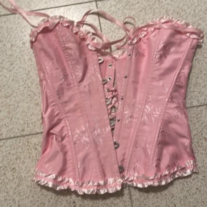 Korsett  - Jätte fin korsett