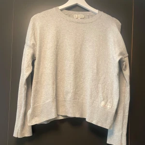 Så fin stickad tröja - Så fin stickad tröja från Odd Molly! Storlek 1 vilket motsvarar xs/s💓bra skick!