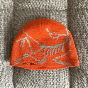 Arcteryx mössa - Modell: Bird Head Toque  Utmärkt skick, använd fåtal gånger  One size 
