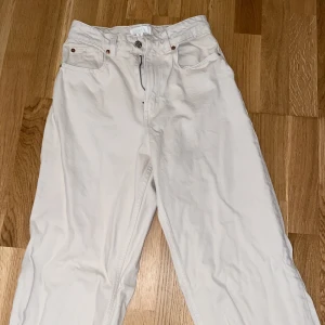 White jeans - Baggy off-white jeans that have been worn once. In great condition!