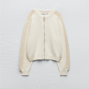 Snygg zip tröja  - Intressekoll på denna jättefina zara tröjan💕Lägg gärna prisförslag!!