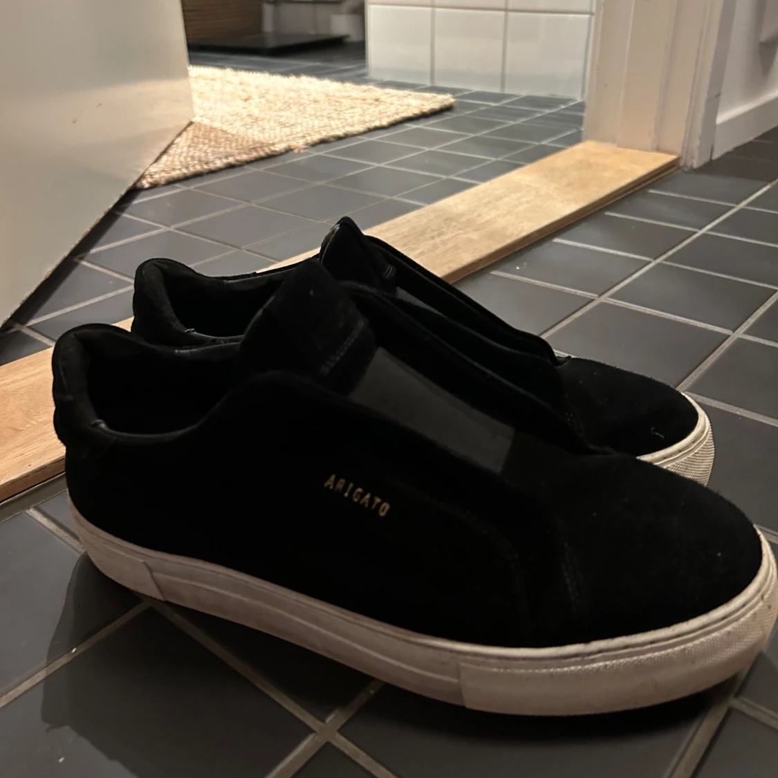 Svarta sneakers från Axel Arigato