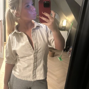 Skjort topp! - Snygg topp som inte används längre, ny pris 1500