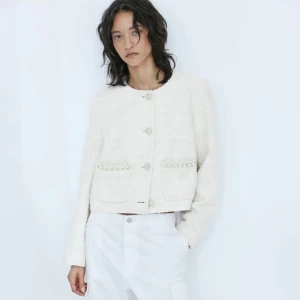 Kofta  - Säljer denna superfina kofta💕 Helt slutsåld på hemsida🌟 Säljer den då den tyvärr inte kommer till användning