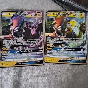 Pokemon kort stora  - Säljer dessa två stora pokemonkort för de inte kommer till användning dessa kort är sällsynta men säljer de för bra pris