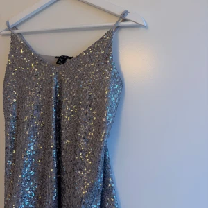 Glittrig topp✨ - Fin glittrig fest topp i storlek s