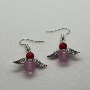 Örhänge - Nickelfria örhängen i änglar  Frakt tillkommer 