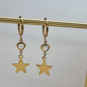 Handgjorda Lyckostjärnan  örhängen  - Handgjorda örhängen.  Material-  rostfritt stål,kristall. 4,5cm. Örhängeskrokar-rostfritt stål. 