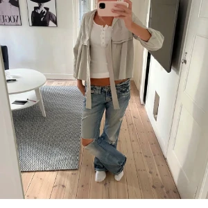 Söt jacka - Köpt på plick men tyvärr inte min stil (hennes bilder) ❤️ Det är bara att klicka på köp nu!