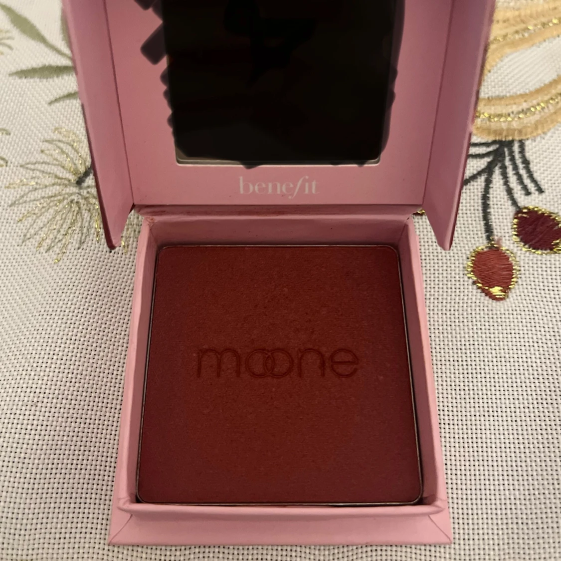 CAIA Liquid Bronzer och Benefit Moone Rouge - 90