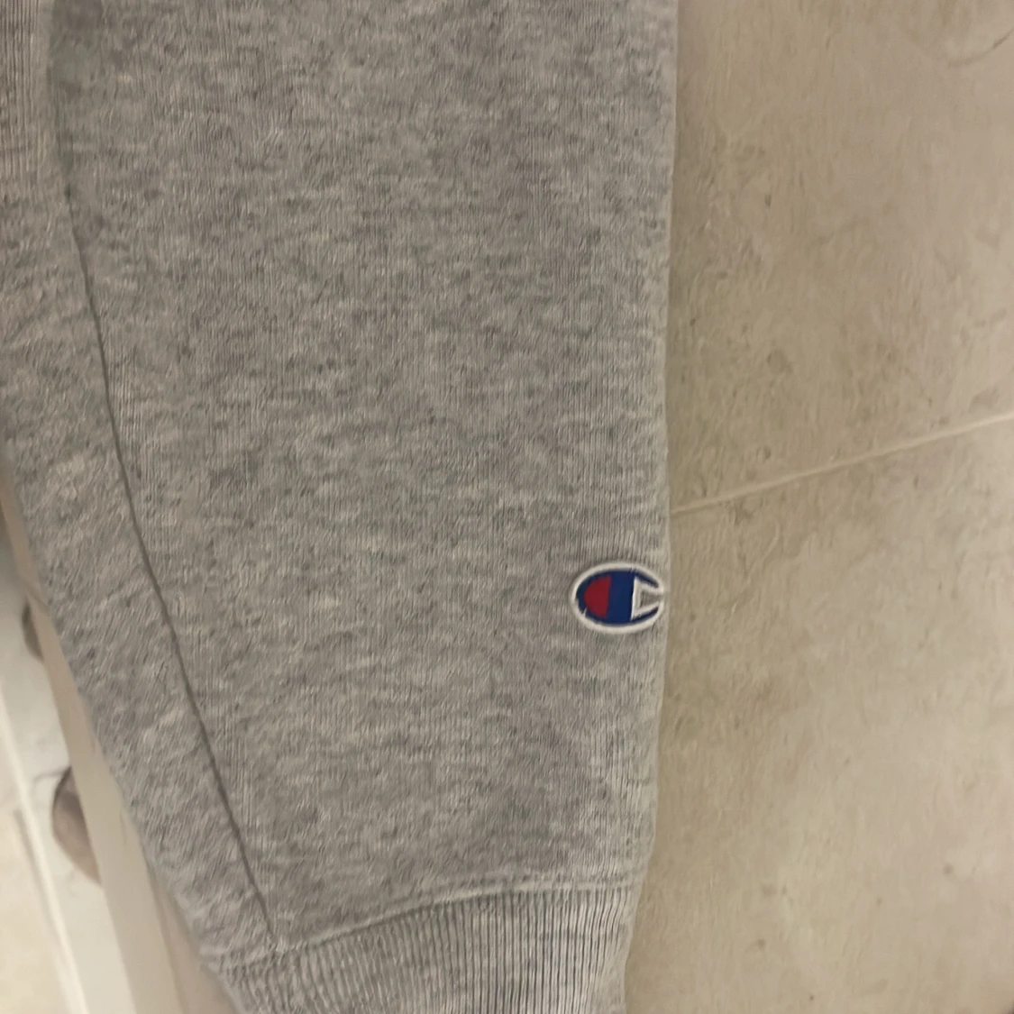Grå sweatshirt från Champion - 92