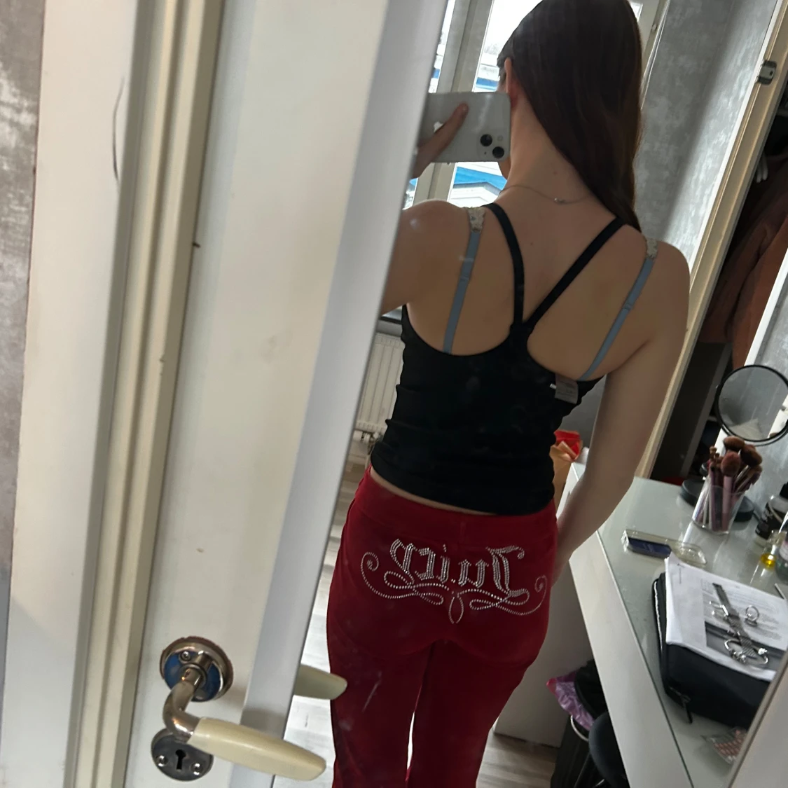 Svart ribbad linnetopp från Stronger - 93