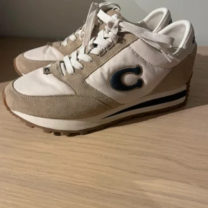 Coach skor - Nästan aldrig använda, väldigt fint skick 