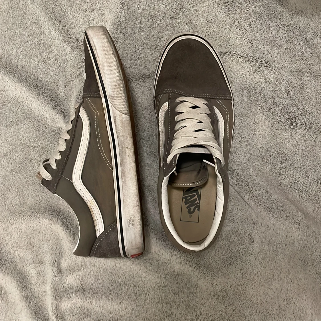 Grå sneakers från Vans - 90