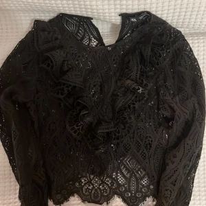 Fin spets topp från Zara🫶🏼 - Helt oanvänd och i fint skick