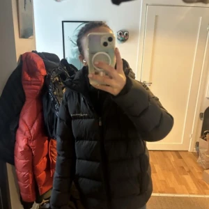 jacka - jacka från sailracing, liten skada där bak❤️