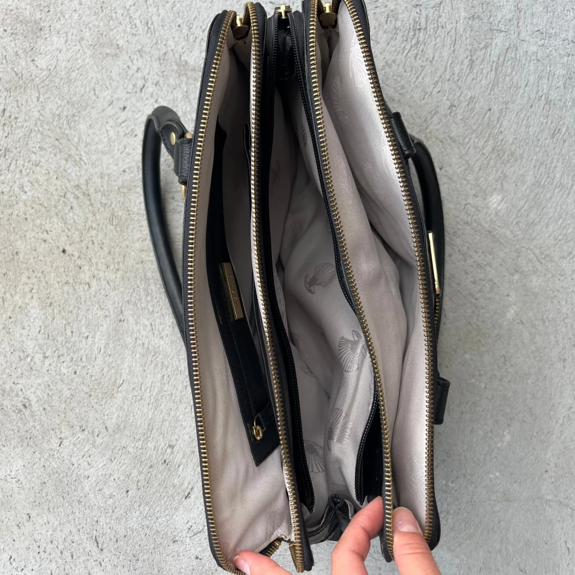 axelväska i skinn - 93