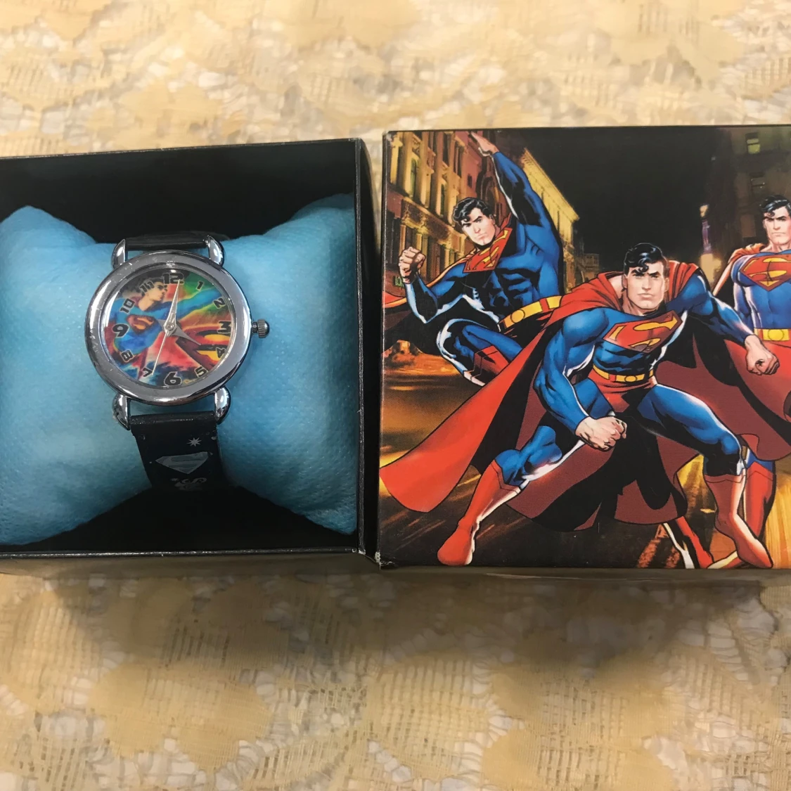 Superman Barn Klocka med Presentlåda  - 90