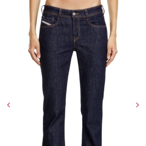 Bootcut diesel jeans - Säljer dessa snygga jeans🤩endast lite slitage längst ner på benen annars är de som nya. Namn på jeansen: Bootcut And Flare Jeans 1969 D-Ebbey Z9b89
