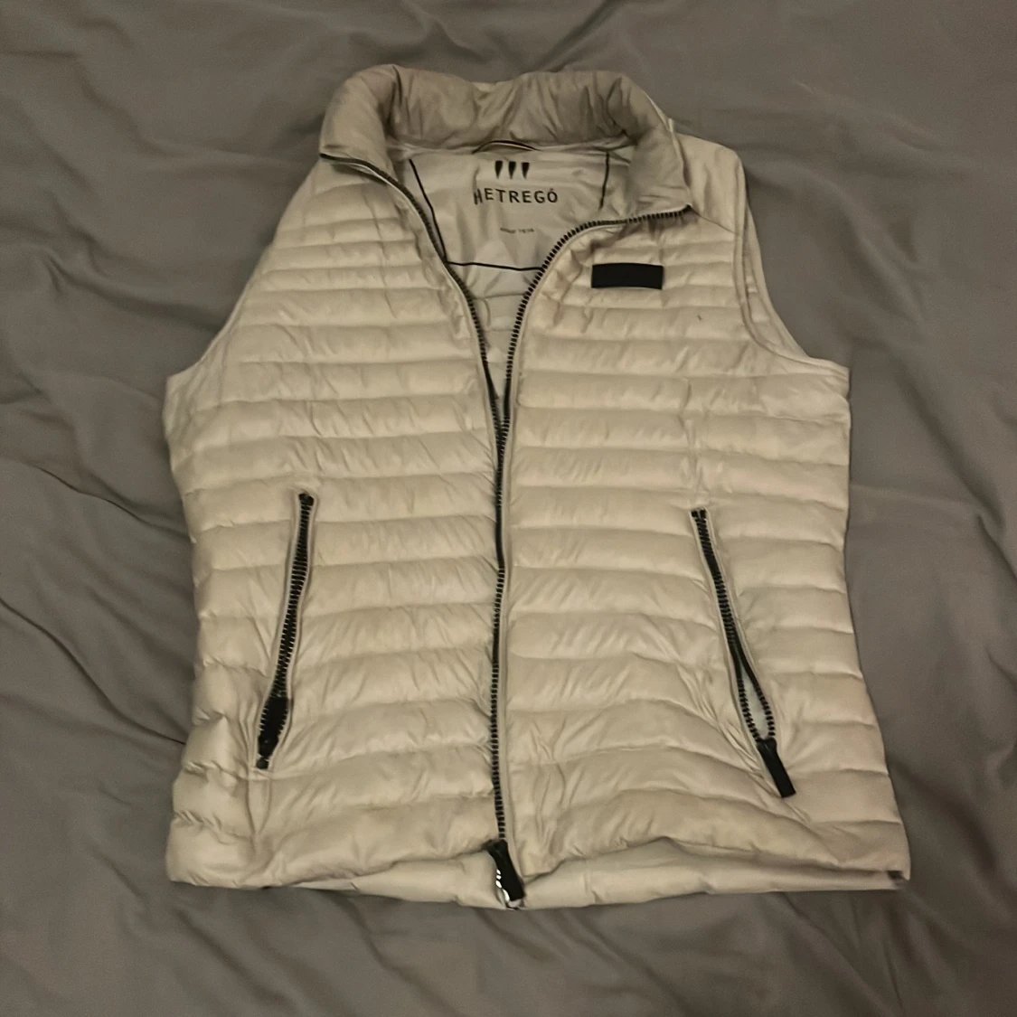 Vit quiltad dunväst från Hetrego - 90
