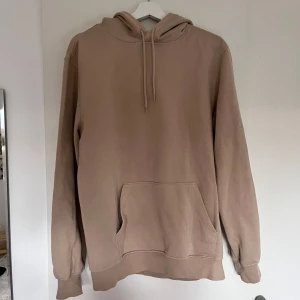 Hoodie - Beige hoodie från H&M. 