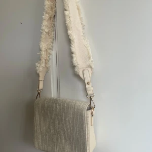 Väska - Köpt för några år sedan men aldrig blivit använd