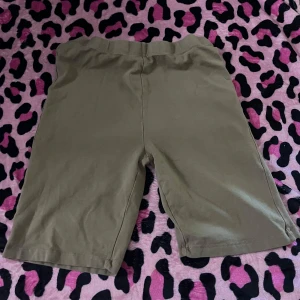 Cykel byxor  - Sköna och i bra skick lappen är bortklippt 