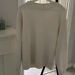 Stickad tröja  - Stickad tröja från Selected Storlek S  Vit 