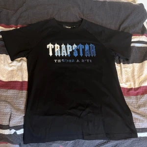 Trapstar T-shirt  - Helt nytt skick