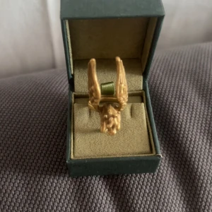 Guld ring enhörning  - As cool ring köpt utomlands så den är inte äkta