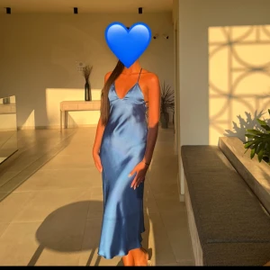 Klänning - Använd 1 gång