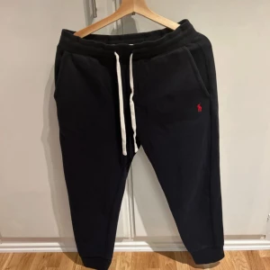 Svarta joggerpants Ralph Lauren  - Medium normal passform Som nya   
