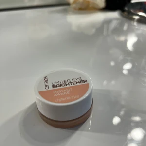 Catrice under eye Brightener  - Alltid slutsåld på Lyko! 