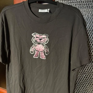 Weekday T-shirt - Aldrig använd, !!