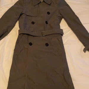 Alexander MQueen rock herr - Alexander MQueen rock i nyskick, knappt använd Storlek 48/ storlek M  Nypris: ca 20 000kr Kom med prisförslag kan gå ner mycket i pris vid snabb affär