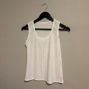 Linne  - Ett linne vet inte vart det är ifrån använt några få gånger 