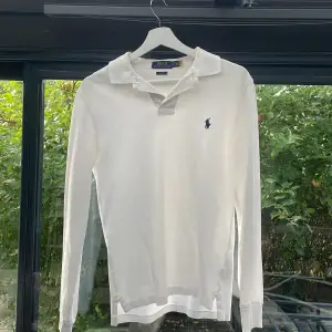 Långärmad polo Ralph lauren piké, Skick: 10/10.  Nypris ≈ 1500kr Storlek: S, sitter som XS/S