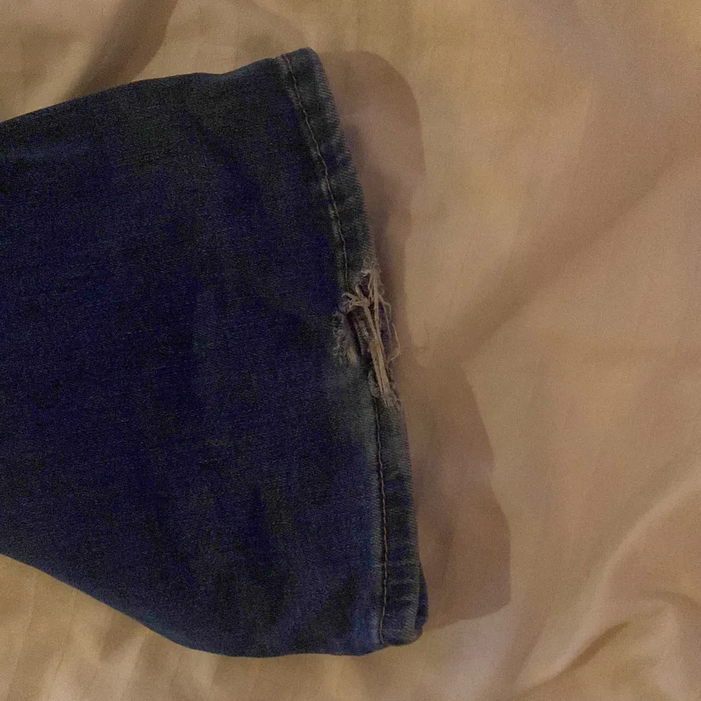 Snygga jeans med stretchđđđ 34 i inerbenslĂ€ngd Tryck gĂ€rna köp nu!đ„. Farkut & Housut.