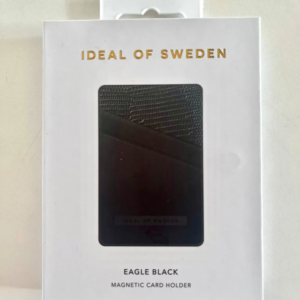 Magnet korthållare från ideal of sweden. Helt oanvänd endast öppnad. Säljer eftersom jag aldrig har haft användning av den. Nypris 349kr säljer för 150. Rök och djurfritt hem.. Övrigt.