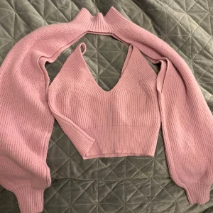 Linne med bolero  - Superfint rosa set med ett linne och en bolero💓stl 36/38💕perfekt nu till hösten/vintern💕aldrig använt de bara testat💕💕