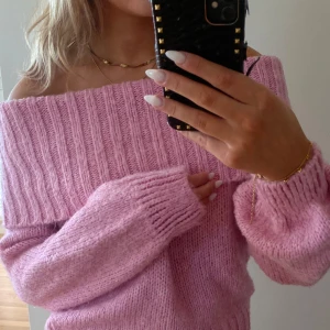 stickad off shoulder - Säljer min stickade off shoulder tröja då den inte längre kommer till användning💗