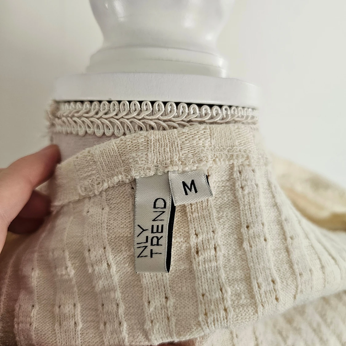 Beige ribbad kofta från NLY Trend - 91