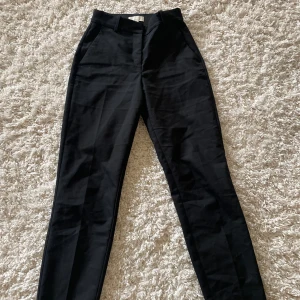 Kostymbyxor  - St 34