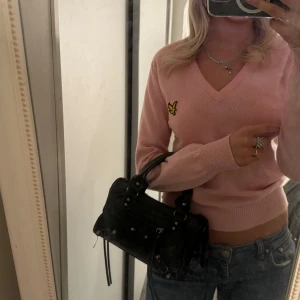 Lyle & scott tröja - Säljer denna vintage lyle & scott tröja💞