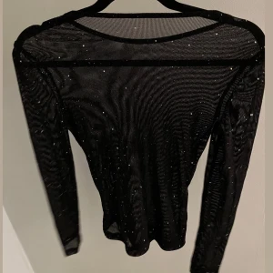 Fest topp  - Skick:10/10 oanvänd  Från: SHEIN 