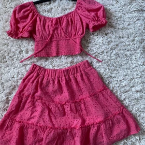 Rosa set 🩷 - Kjol & Topp set från new yorker Storlek: XS 