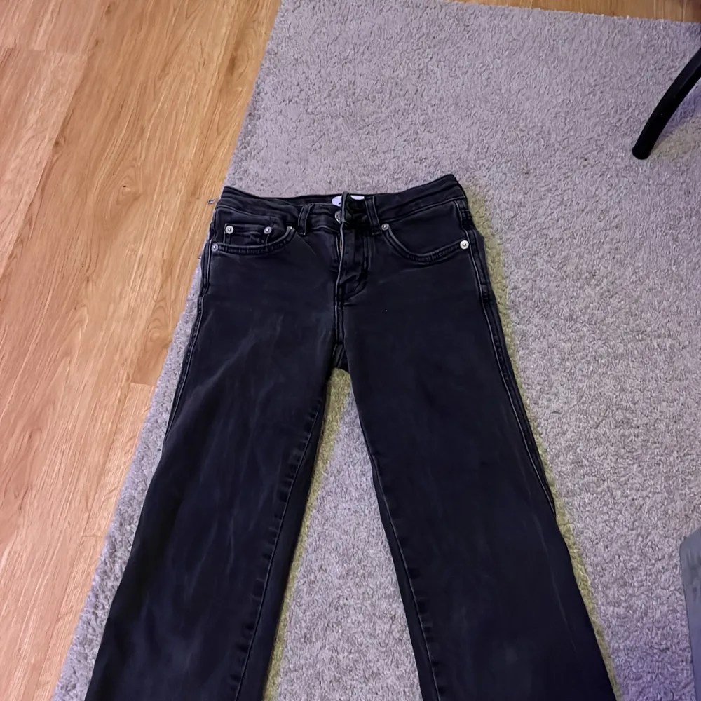 Från lager 157 i storlek xxs short length, jättefina och säljer pga att dem blivit för små runt låren och midjan. Ordinarie pris: 400kr. Jeans & Byxor.