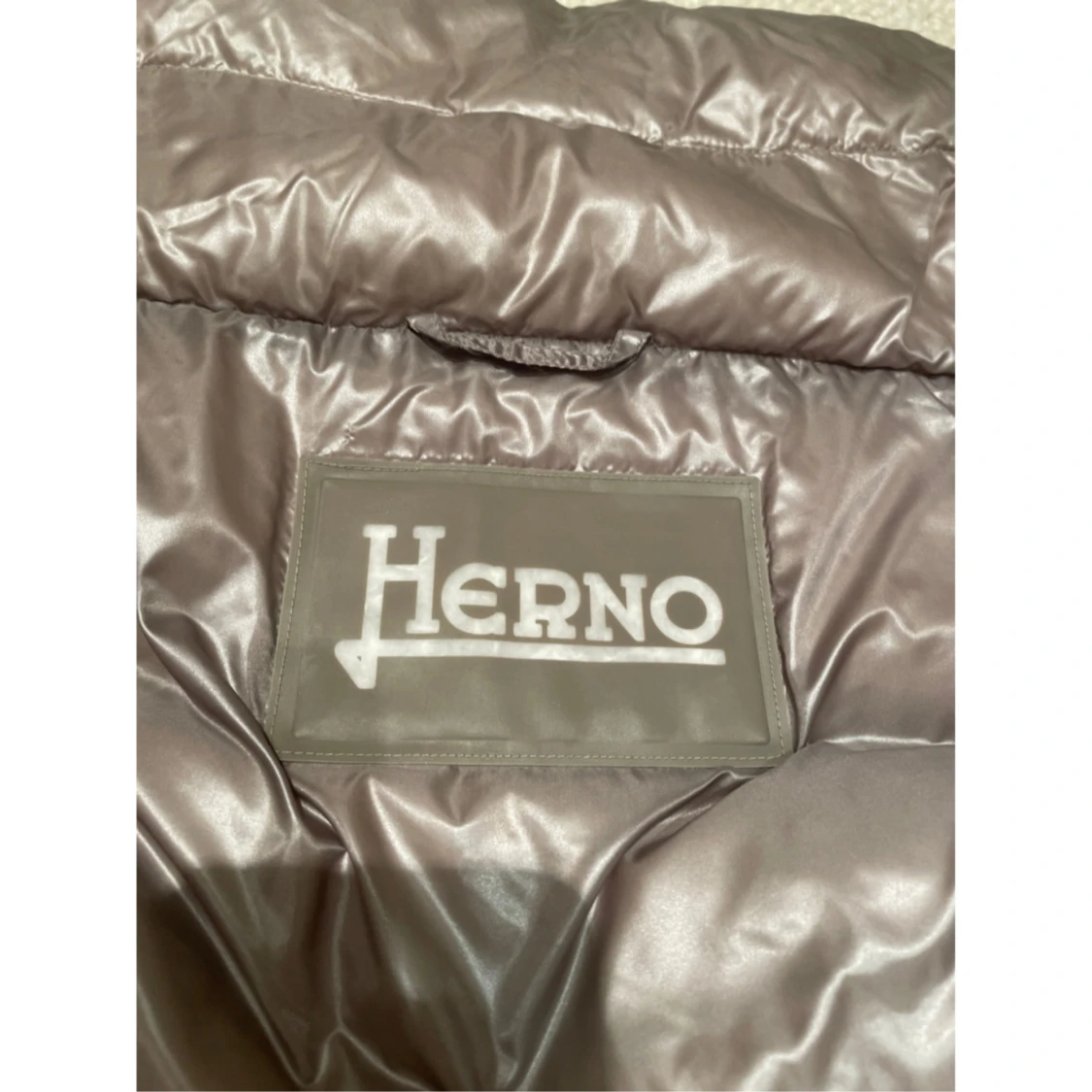 Beige pufferjacka från Herno - 91