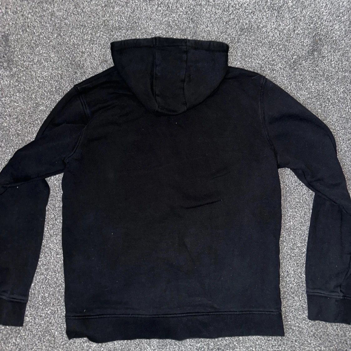 Svart hoodie från Lyle & Scott - 91